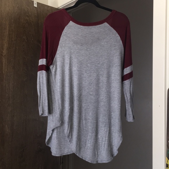 Heather gray & maroon tee - Picture 2 of 2